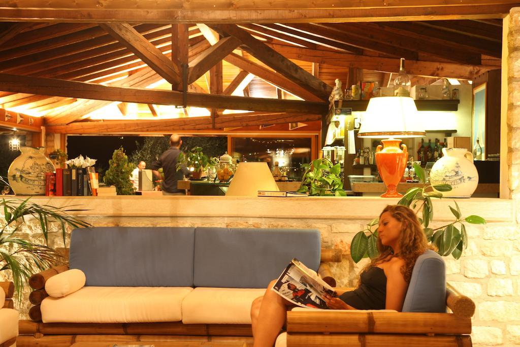 Hotel Sailing Center มัลเชซิเน ภายนอก รูปภาพ