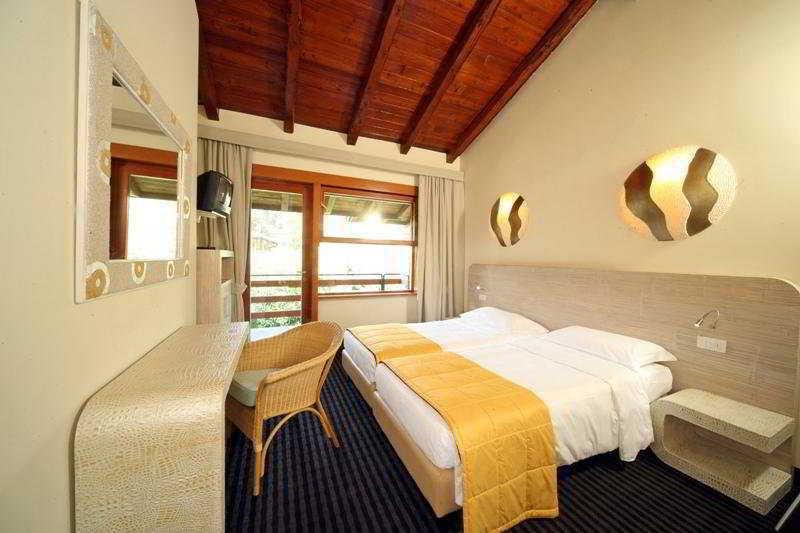 Hotel Sailing Center มัลเชซิเน ภายนอก รูปภาพ